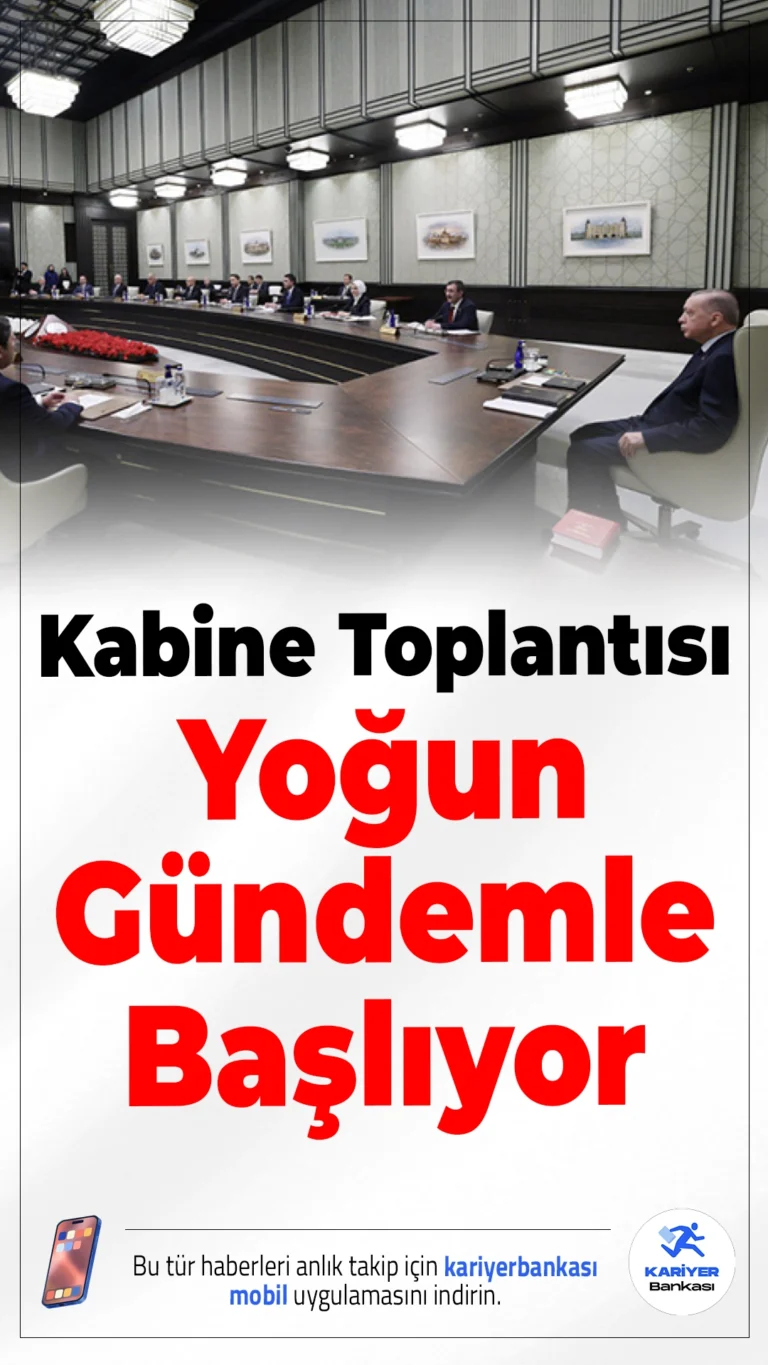Kabine Toplantısı Yoğun Gündemle Başlıyor.Kabine, Cumhurbaşkanı Erdoğan başkanlığında toplanıyor. Gündemde terörle mücadele, Suriye’deki gelişmeler ve Erdoğan-Trump görüşmesinin detayları yer alıyor.