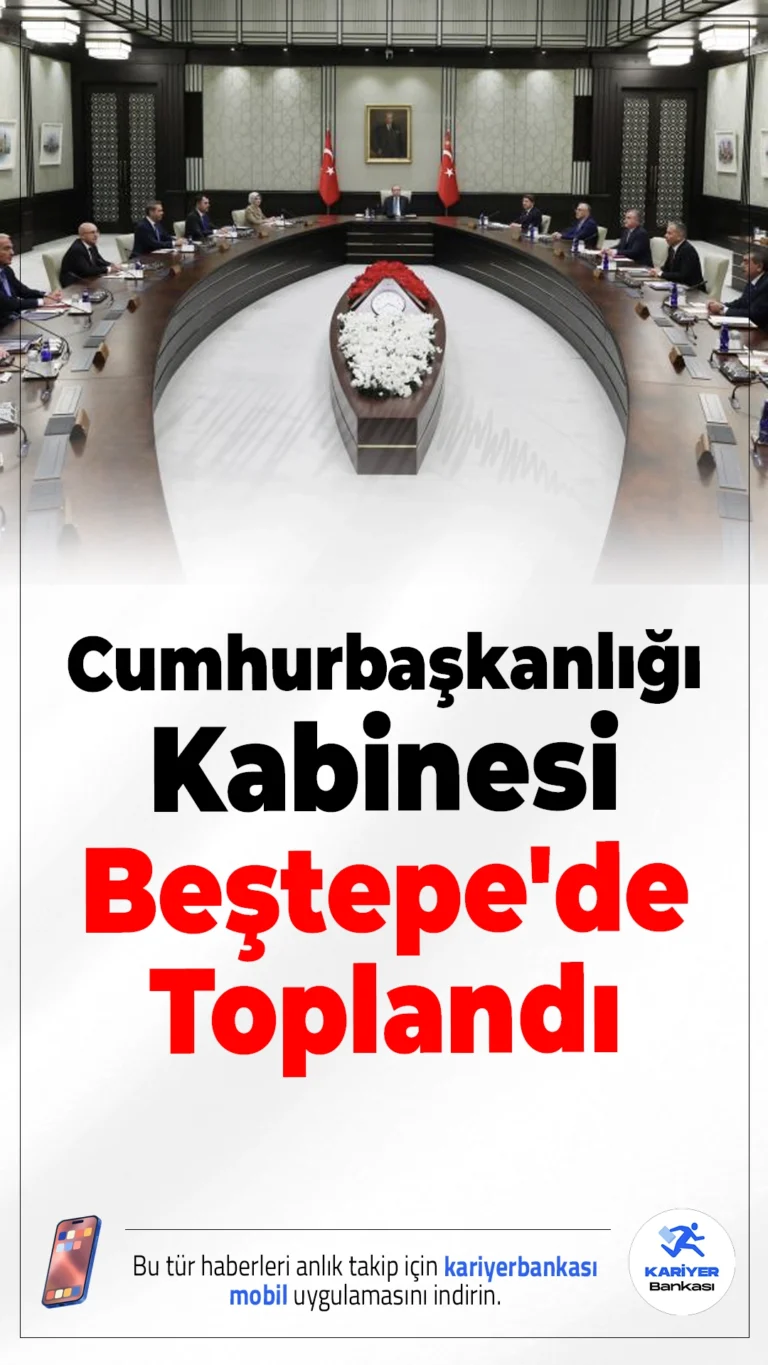 Cumhurbaşkanlığı Kabinesi Beştepe'de Toplandı.Cumhurbaşkanlığı Kabinesi, Cumhurbaşkanı Recep Tayyip Erdoğan liderliğinde Beştepe’de bir araya geldi. Gündemde Gazze, terörle mücadele ve insani yardımlar var.