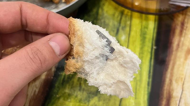 Ekmekten Jilet çıktı