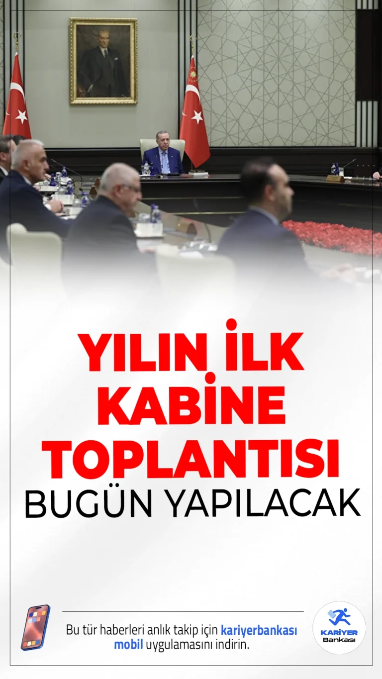 Yeni Yılın İlk Kabine Toplantısı Bugün Yapılıyor: Gündem Yoğun.Cumhurbaşkanı Erdoğan başkanlığında toplanacak Kabine’de, Terörsüz Türkiye hedefinden dış politikaya, enflasyonla mücadeleden istihdama kadar birçok kritik konu masaya yatırılacak.